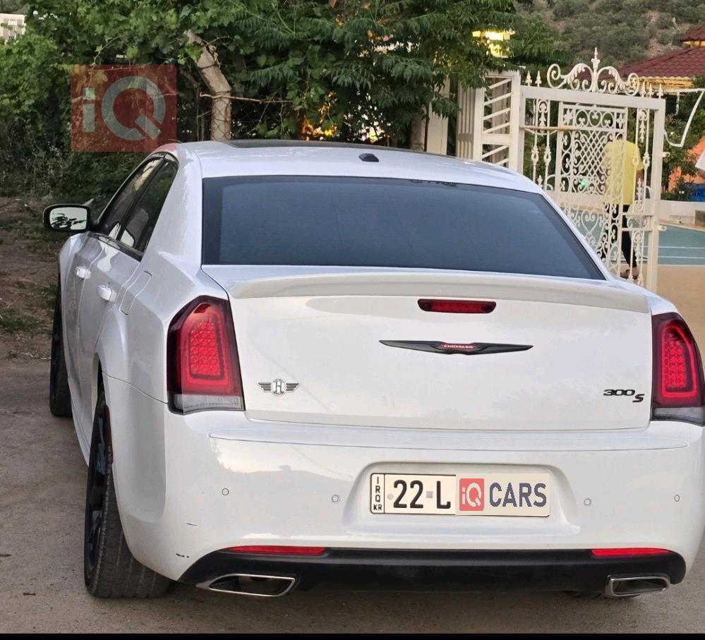 کرایسلەر 300